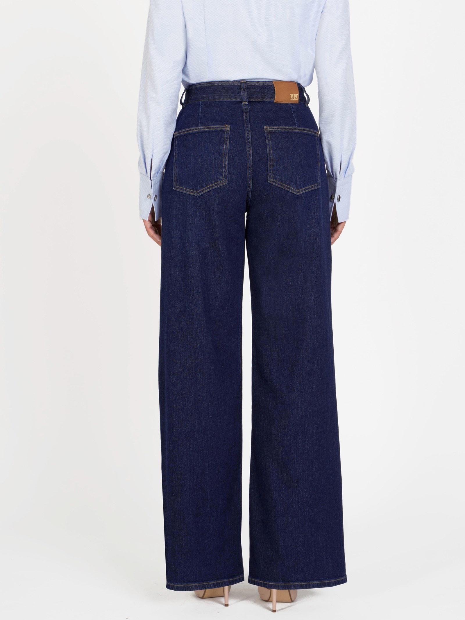 Paperbag-Waist Wide-Leg Jeans — 4