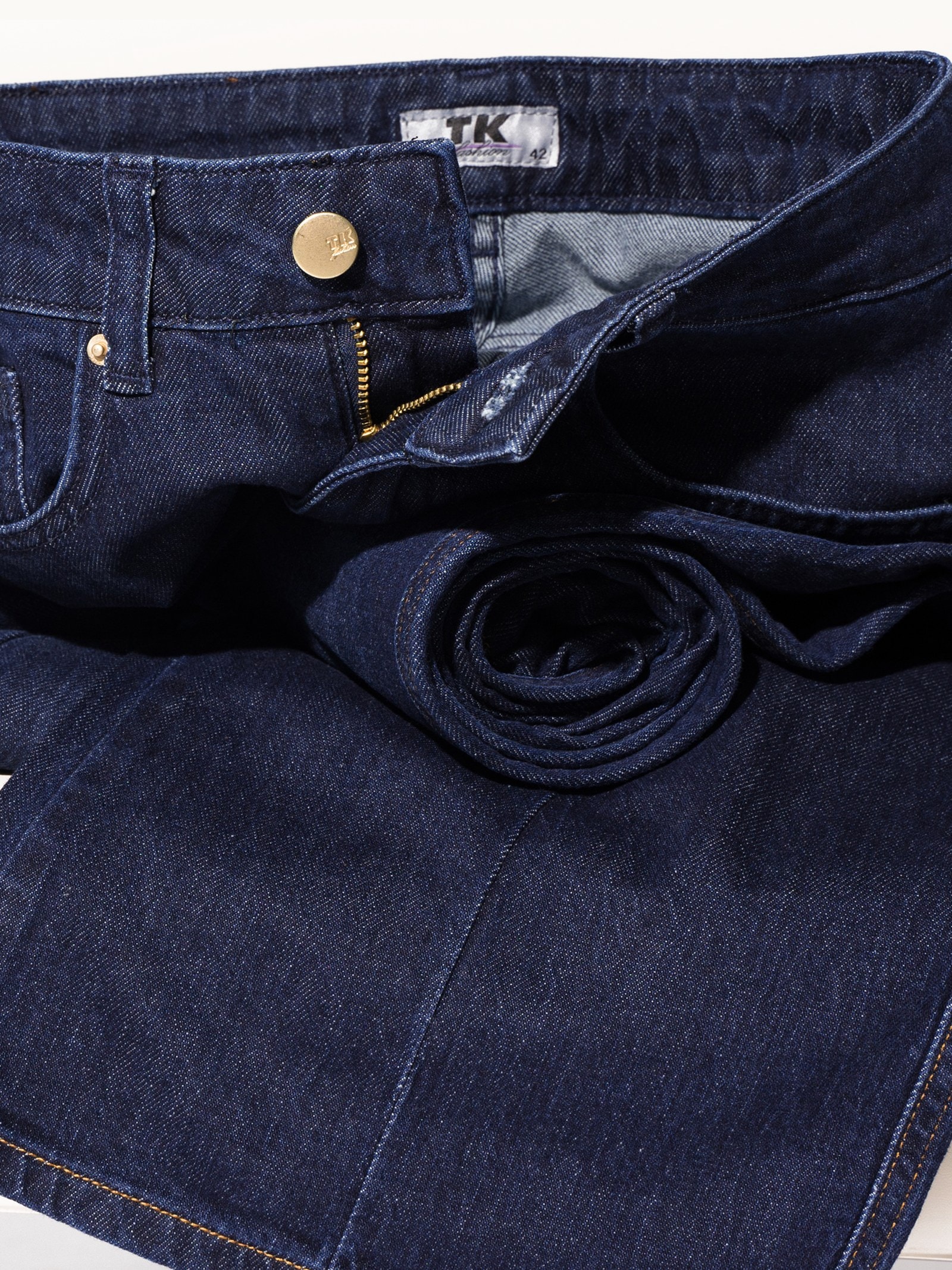 Wide-Leg Jeans — Ankle Pleat — 6